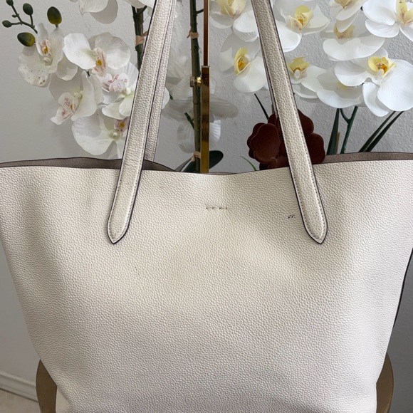 Coach Cream Tote Bag with Brown Accent - Picture 7 of 12